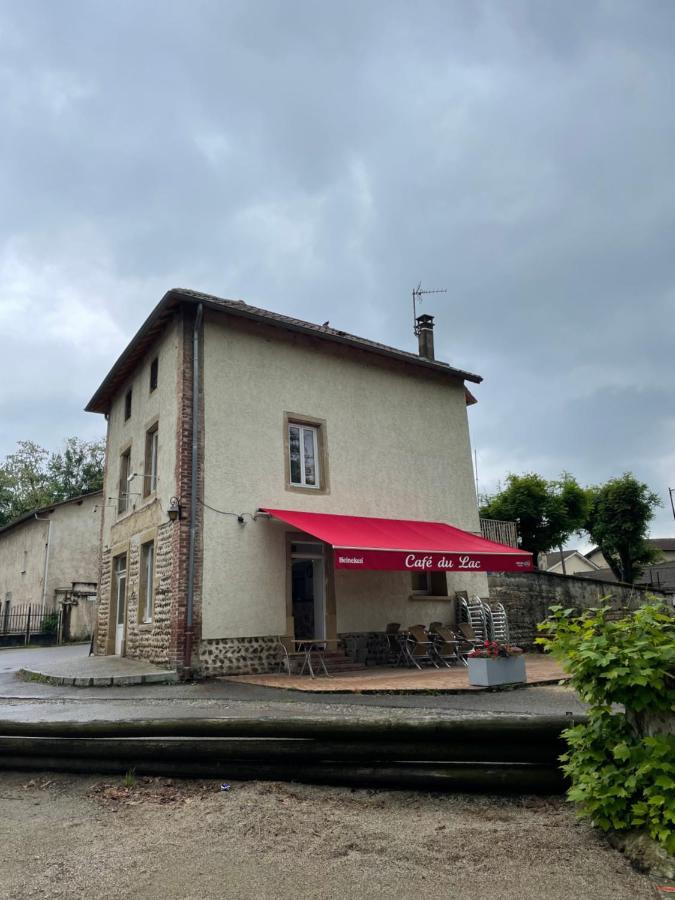 Cafe Du Lac Manthes Exterior photo